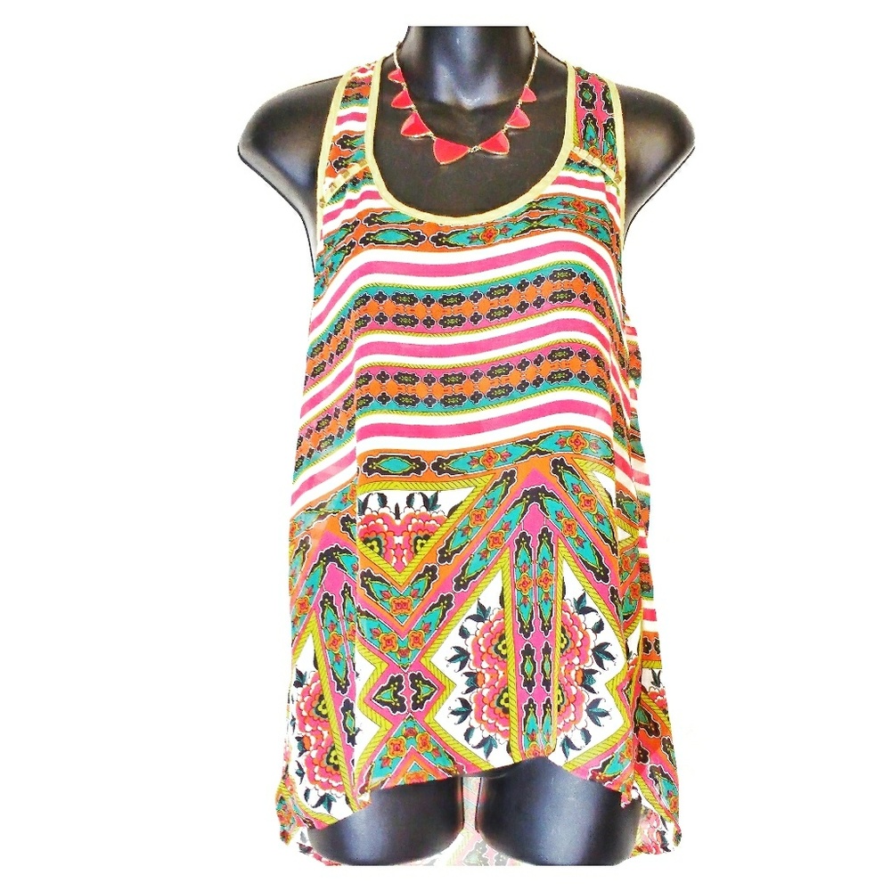 • {Eyeshadow} Stud Embellished Tank